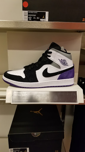 Clothing Store «Nike Factory Store», reviews and photos, 7105 Mills Civic Pkwy #140, West Des Moines, IA 50266, USA