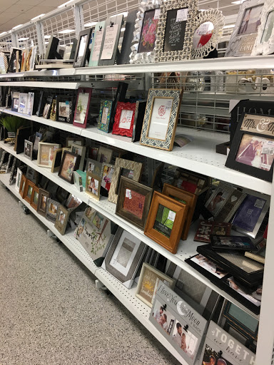 Clothing Store «Ross Dress for Less», reviews and photos, 151 N McDowell Blvd, Petaluma, CA 94954, USA