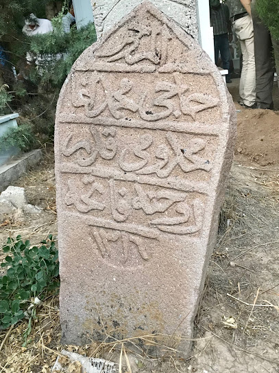 Ahmet Dede Yediler Mezarlığı