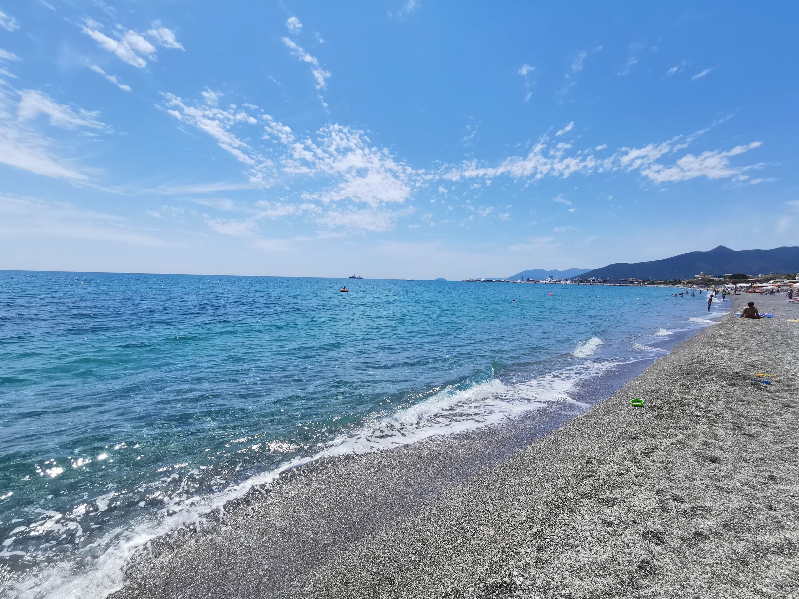 Foto de Spiaggia Pietra Ligure - lugar popular entre los conocedores del relax