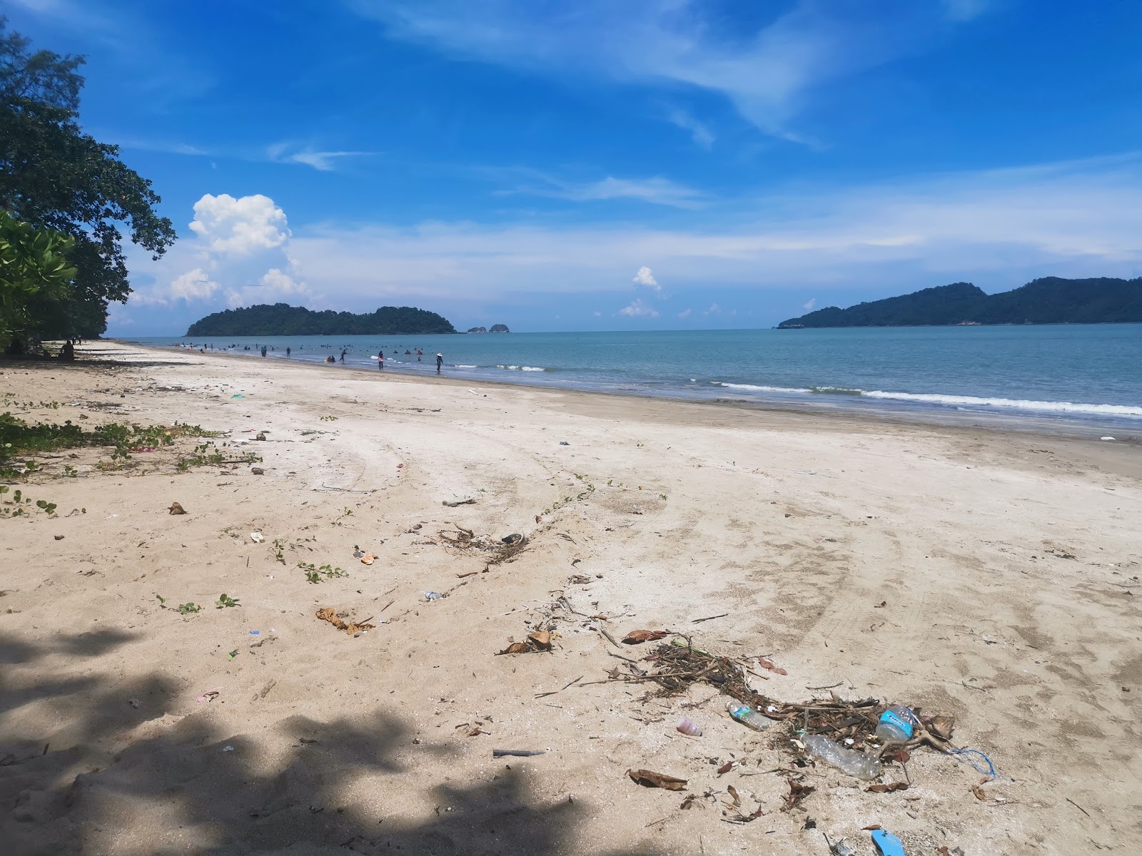 Pasir Lanun Beach的照片 具有部分干净级别的清洁度