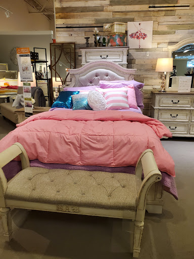 Furniture Store «Ashley HomeStore», reviews and photos, 2915 N Dale Mabry Hwy, Tampa, FL 33607, USA