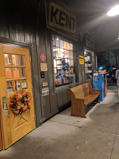 American Restaurant «Cracker Barrel Old Country Store», reviews and photos, 34 Tunnel Rd, Asheville, NC 28805, USA