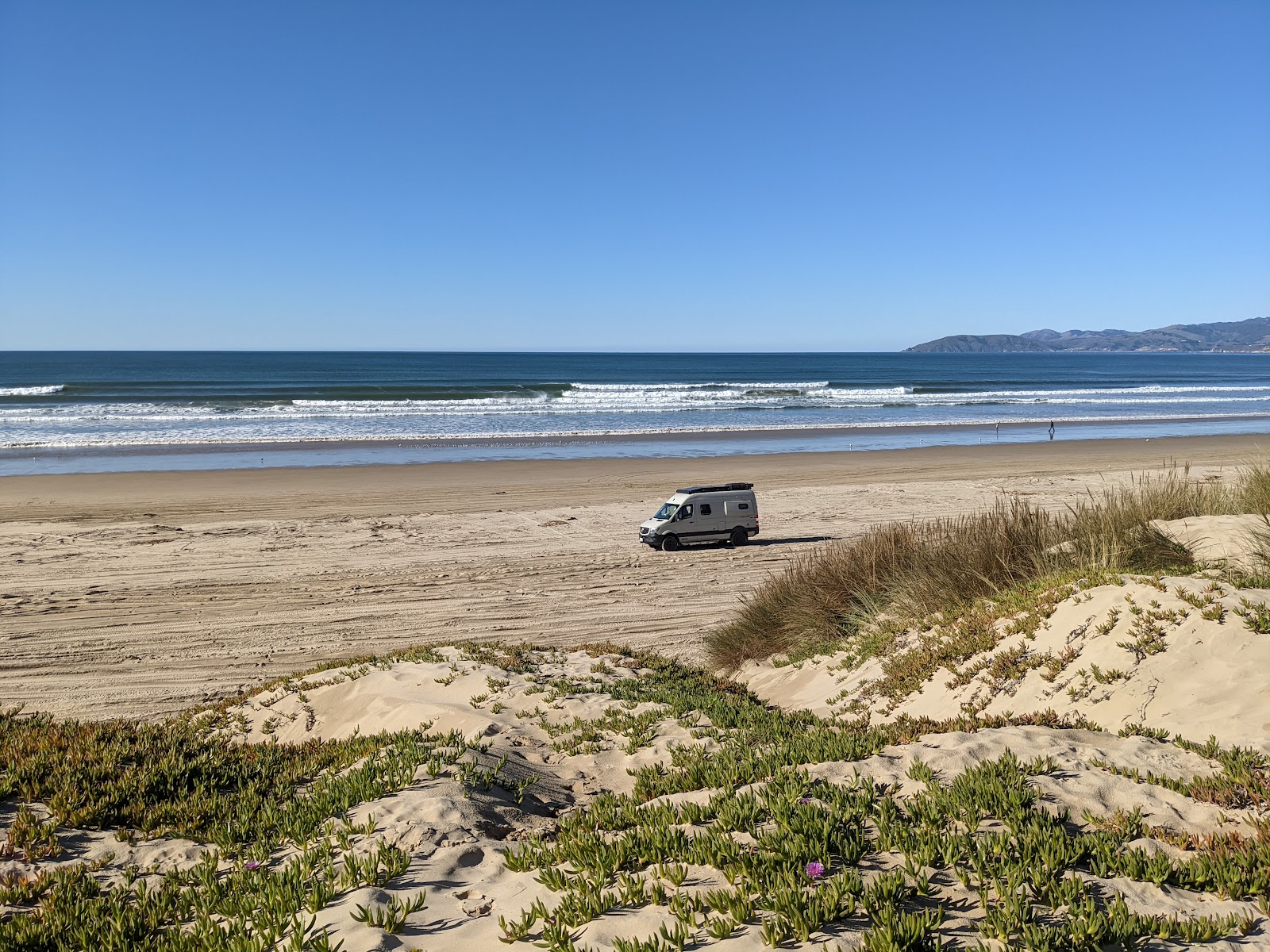 Foto von Grover Beach mit beiger sand Oberfläche