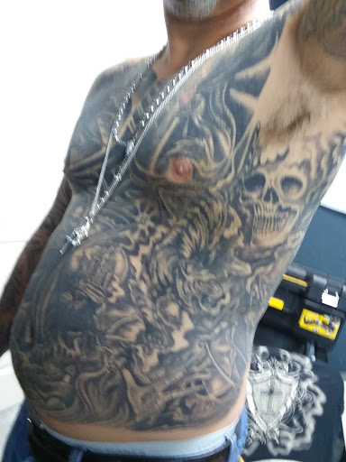 Tattoo Shop «Royal Ink», reviews and photos, 6408 Gulf Fwy, Houston, TX 77023, USA