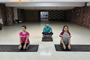 Technical Yoga Guruji (Phd Yog Wala) #drmohityoga #phdyogwala #yogagurudrmohit #guinnessworldrecordholder image