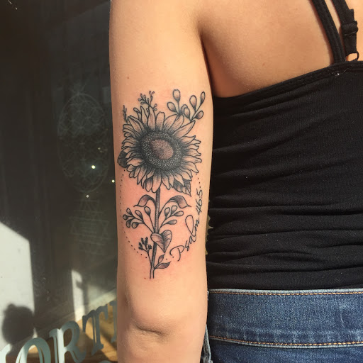 Tattoo Shop «Short North Tattoo», reviews and photos, 1042 N High St, Columbus, OH 43201, USA