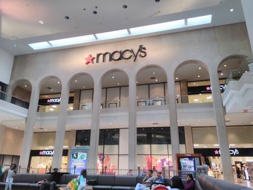Shopping Mall «Woodfield Mall», reviews and photos, 5 Woodfield Mall, Schaumburg, IL 60173, USA