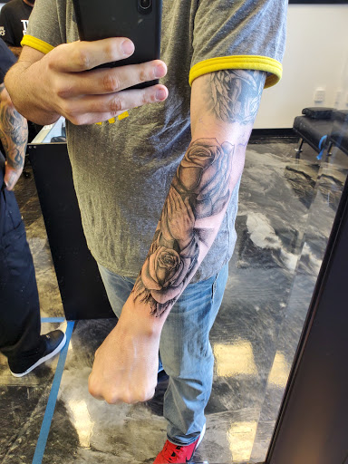 Tattoo Shop «studio SEVEN tattoos», reviews and photos, 36200 Groesbeck Hwy, Charter Twp of Clinton, MI 48035, USA