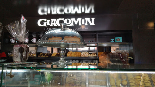 Giacomin Pastelería y Chocolatería