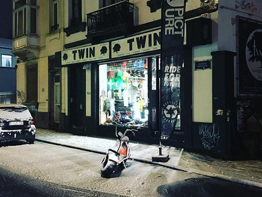 Twin Shop