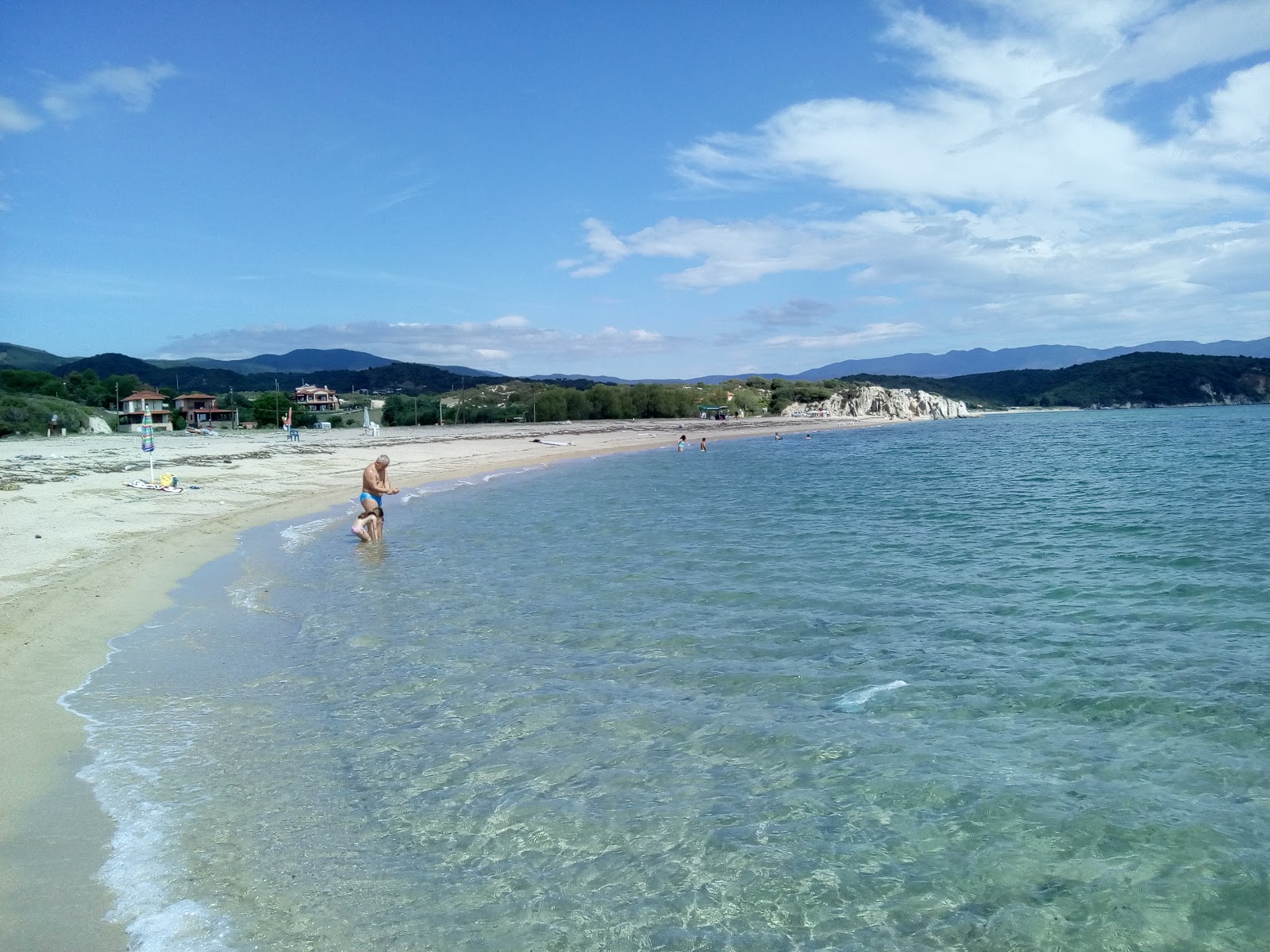 Fotografie cu Kakoudia Beach zonă sălbatică