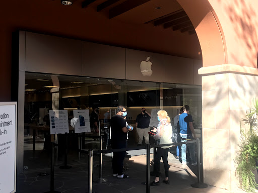 Computer Store «Apple La Encantada», reviews and photos, 2905 E Skyline Dr, Tucson, AZ 85718, USA