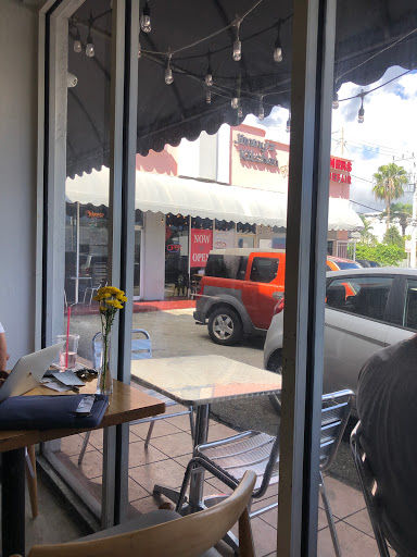 Organic Restaurant «Apple A Day Natural Food Market», reviews and photos, 1534 Alton Rd, Miami Beach, FL 33139, USA