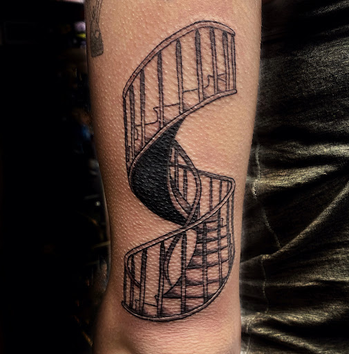 Tattoo Shop «Looking Glass Tattoo & Gallery», reviews and photos, 2110 SW Brandywine Ln #140, Topeka, KS 66604, USA