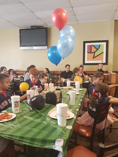 Round Table Pizza image