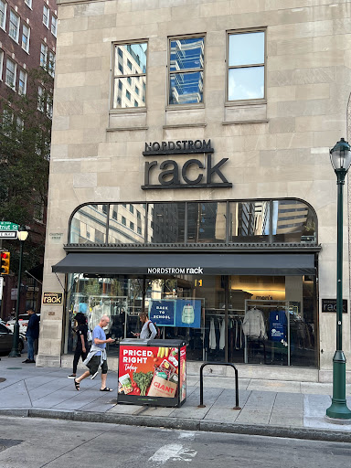 Department Store «Nordstrom Rack Chestnut Street», reviews and photos, 1700 Chestnut St, Philadelphia, PA 19103, USA