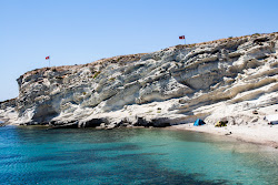 Photo de Delikli Bay entouré de montagnes