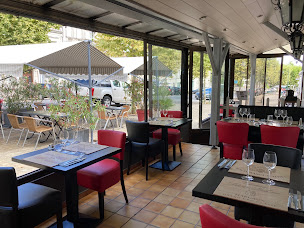 Photo n°28 de HOTEL RESTAURANT LA VIEILLE AUBERGE à Barbezieux-Saint-Hilaire ()