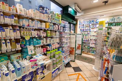 Pharmacie de l'église à Paris