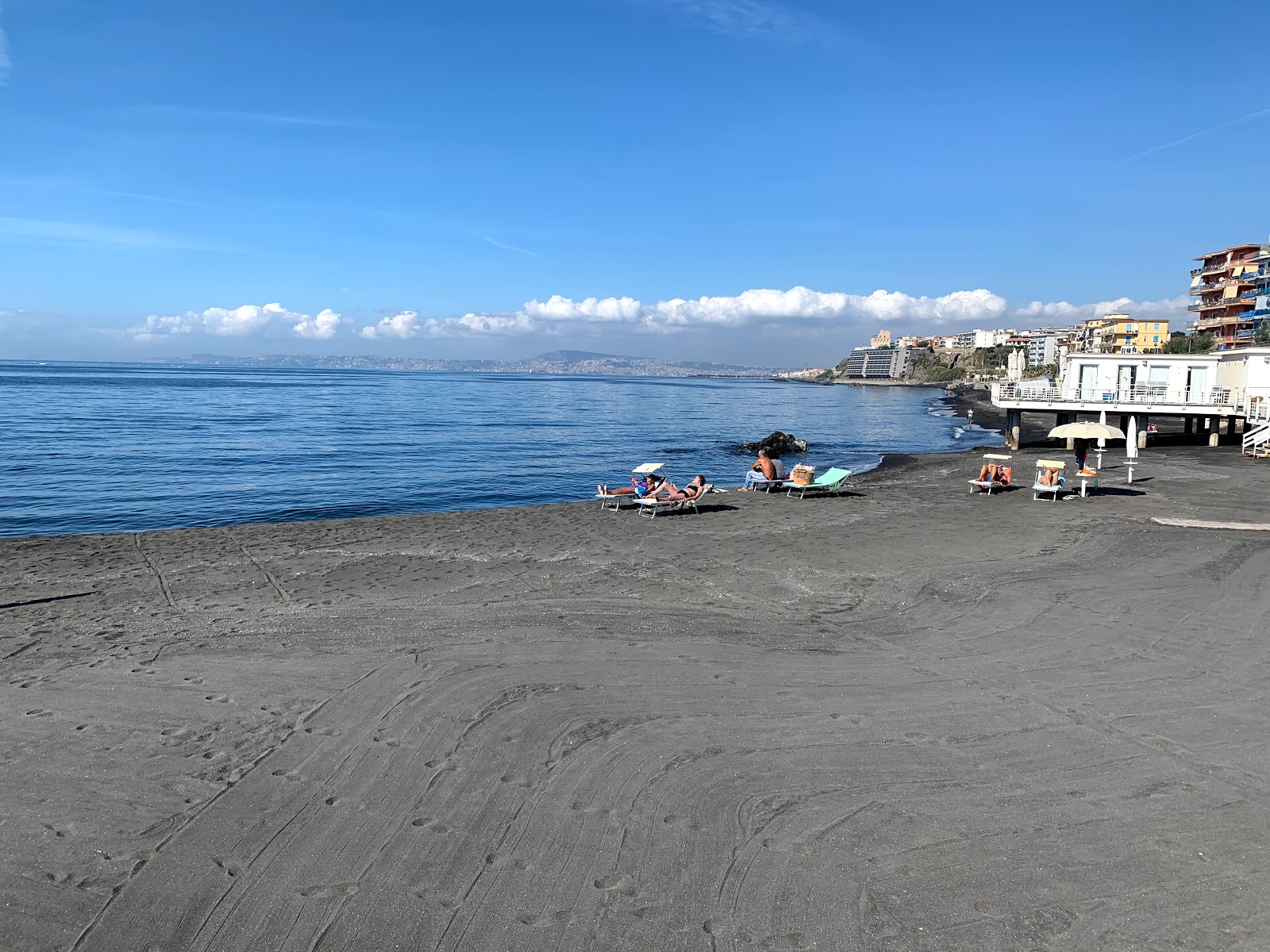 Foto di Spiaggia di via Litoranea II e l'insediamento