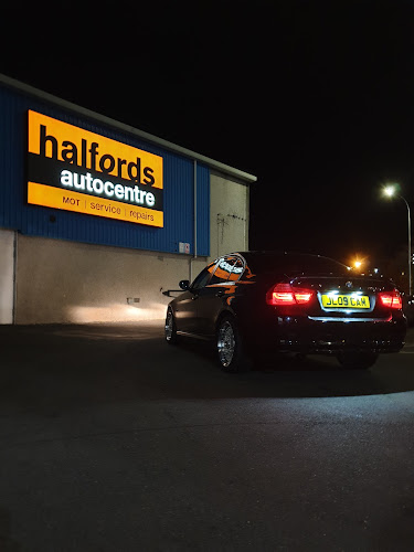 Halfords Autocentre Aberdeen (St Clair St) - Auto repair shop