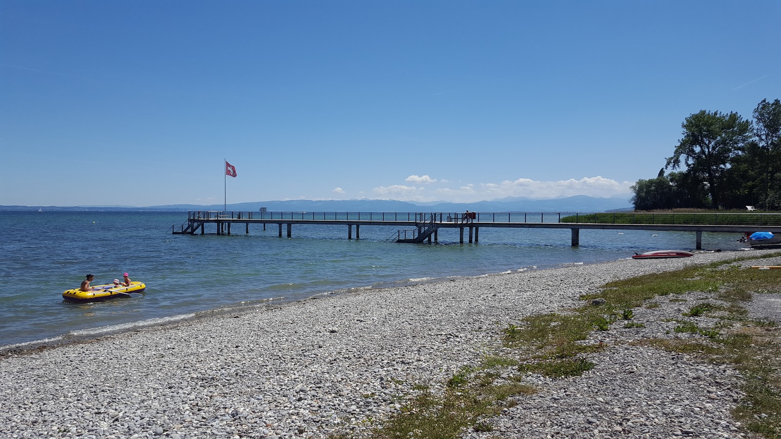 Foto von Strandbad Wiedehorn mit graue kiesel Oberfläche