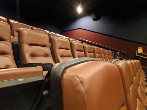 Movie Theater «Rave Cinemas», reviews and photos, 2300 Village Drive Bldg #1700, Maumee, OH 43537, USA