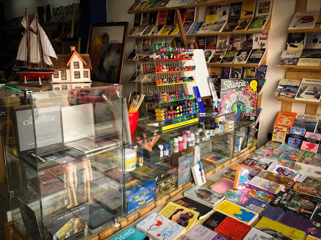 Opiniones de Bauhaus Tienda de Arte Libreria Cafeteria y Manualidades Cuenca en Cuenca - Librería