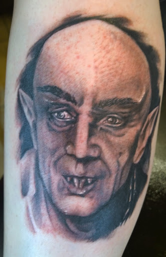 Explore broken chain tattoo ideas, creative tattoo ideas in Las Vegas, available at Club Tattoo The Venetian Grand Canal Shoppes