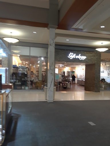 Shopping Mall «Monroeville Mall», reviews and photos, 200 Mall Cir Dr, Monroeville, PA 15146, USA