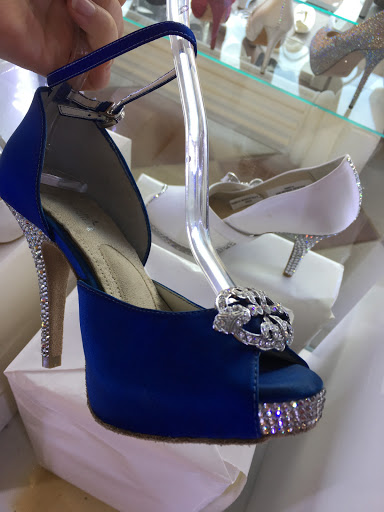 Shoe Store «Signature Shoes», reviews and photos, 271 Westwood Ave, Westwood, NJ 07675, USA