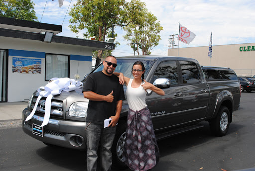 Used Car Dealer «Auto World», reviews and photos, 2501 W Whittier Blvd, La Habra, CA 90631, USA