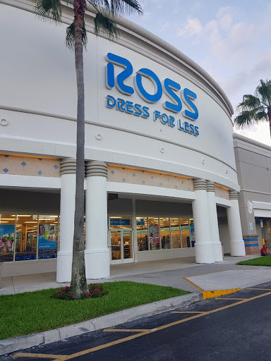 Clothing Store «Ross Dress for Less», reviews and photos, 921 E Commercial Blvd, Oakland Park, FL 33334, USA