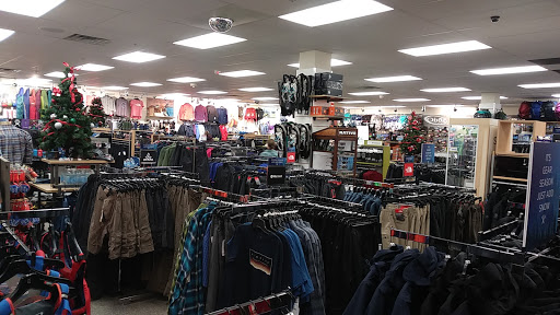 Outdoor Sports Store «Eastern Mountain Sports», reviews and photos, 1513 Iyannough Rd, Hyannis, MA 02601, USA