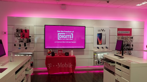Cell Phone Store «T-Mobile», reviews and photos, 112 Fulton Ave, Hempstead, NY 11550, USA