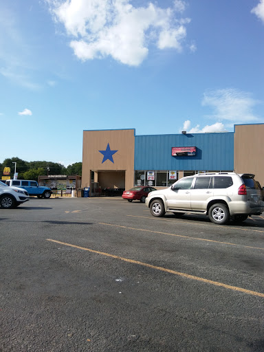Grocery Store «Lowes Market», reviews and photos, 8010 FM2673, Canyon Lake, TX 78133, USA