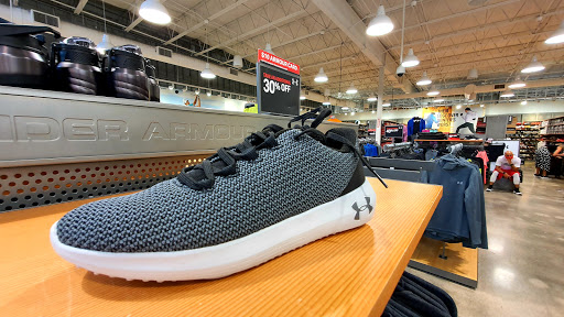 Clothing Store «Under Armour Factory House», reviews and photos, 12801 W Sunrise Blvd #429, Sunrise, FL 33323, USA