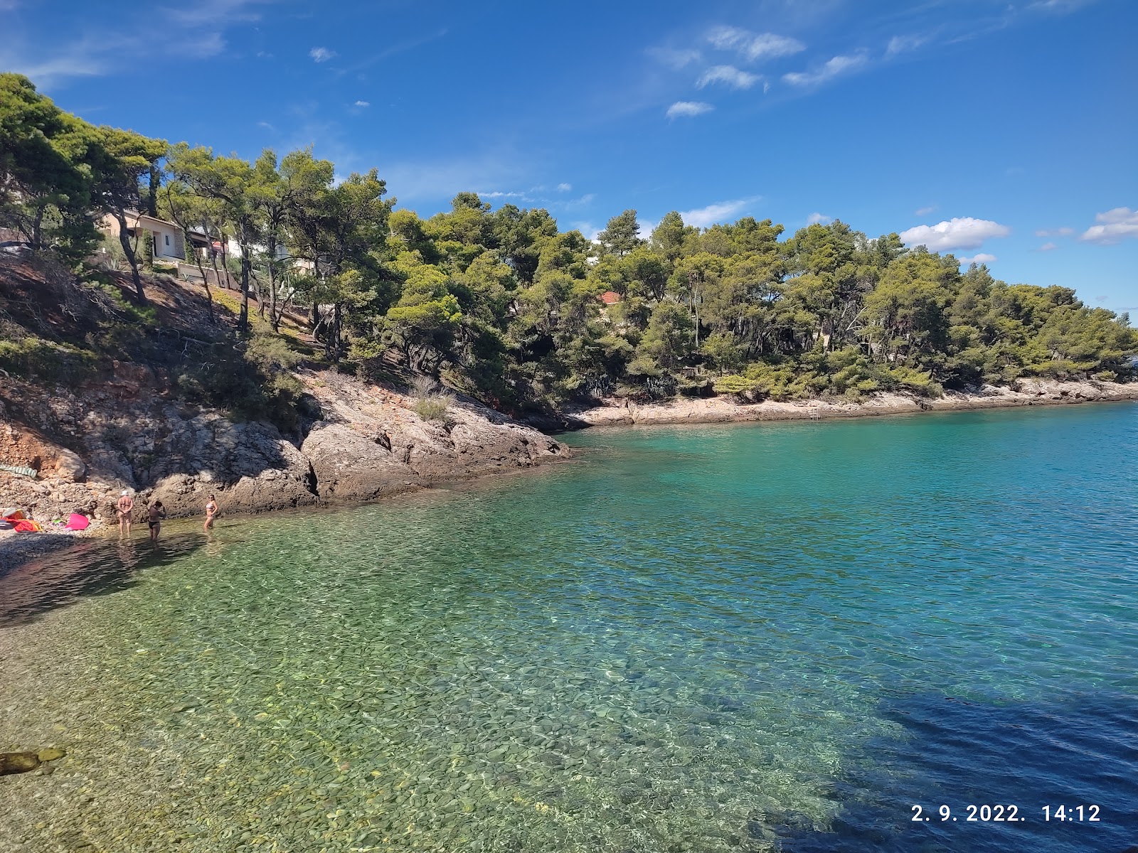 Φωτογραφία του Beach Vitarnja και η εγκατάσταση