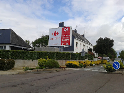 Aire de pub à Locminé