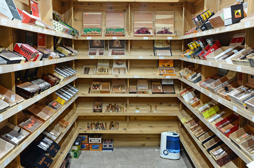 Liquor Store «Old Fort Liquor & Wine», reviews and photos, 144 Cason Ln, Murfreesboro, TN 37128, USA