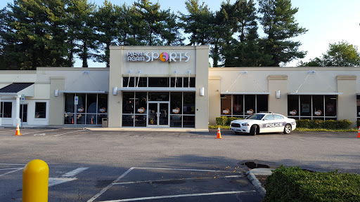 Play It Again Sports Winston Salem, 5005 Country Club Rd, Winston-Salem, NC 27104, USA, 