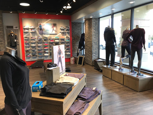 Shoe Store «New Balance Kansas City», reviews and photos, 6607 W 119th St, Leawood, KS 66209, USA