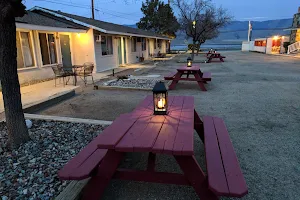 Lakeview Motel image