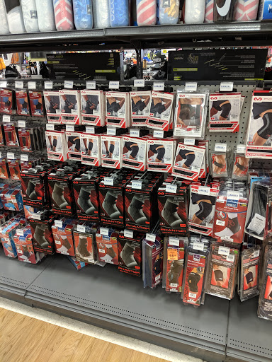 Sporting Goods Store «Big 5 Sporting Goods - El Segundo», reviews and photos, 2515 W El Segundo Blvd, El Segundo, CA 90245, USA