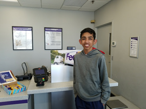 Shipping and Mailing Service «FedEx Ship Center», reviews and photos, 6955 Engle Rd, Middleburg Heights, OH 44130, USA