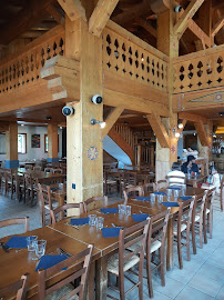 Atmosphère du Bar Restaurant Les Planards à Chamonix-Mont-Blanc - n°15
