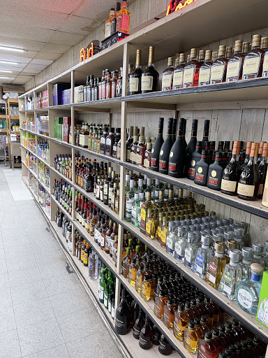 Liquor Store «Cajun Liquor», reviews and photos, 246 E 70th St, Shreveport, LA 71106, USA