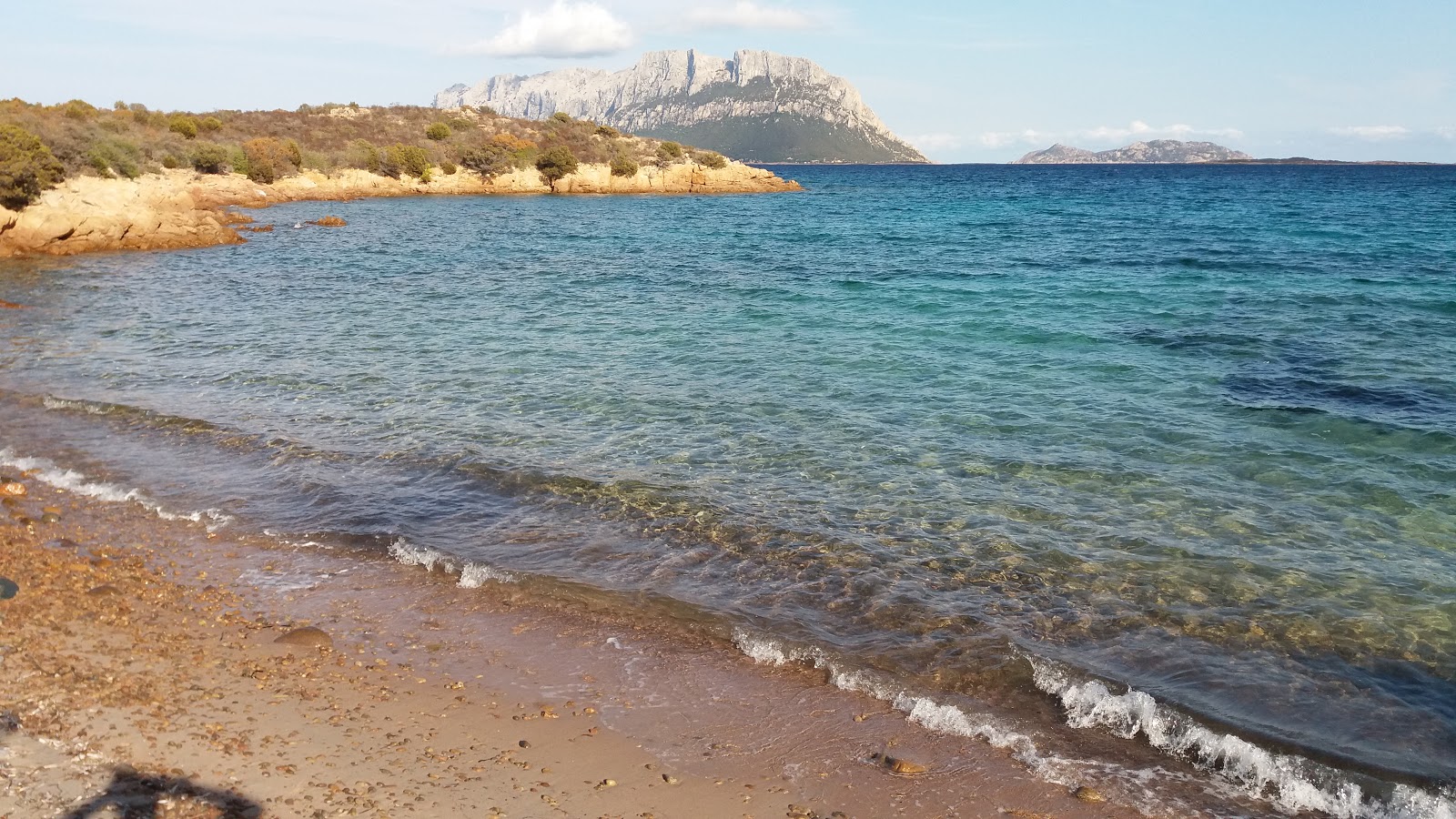 Φωτογραφία του Spiaggia Lauretta με καθαρό νερό επιφάνεια