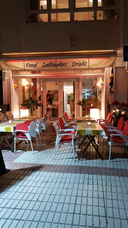 Sallanders tapas restaurant - Av. Mediterraneo, 3, 29780 Nerja, Málaga, Spain